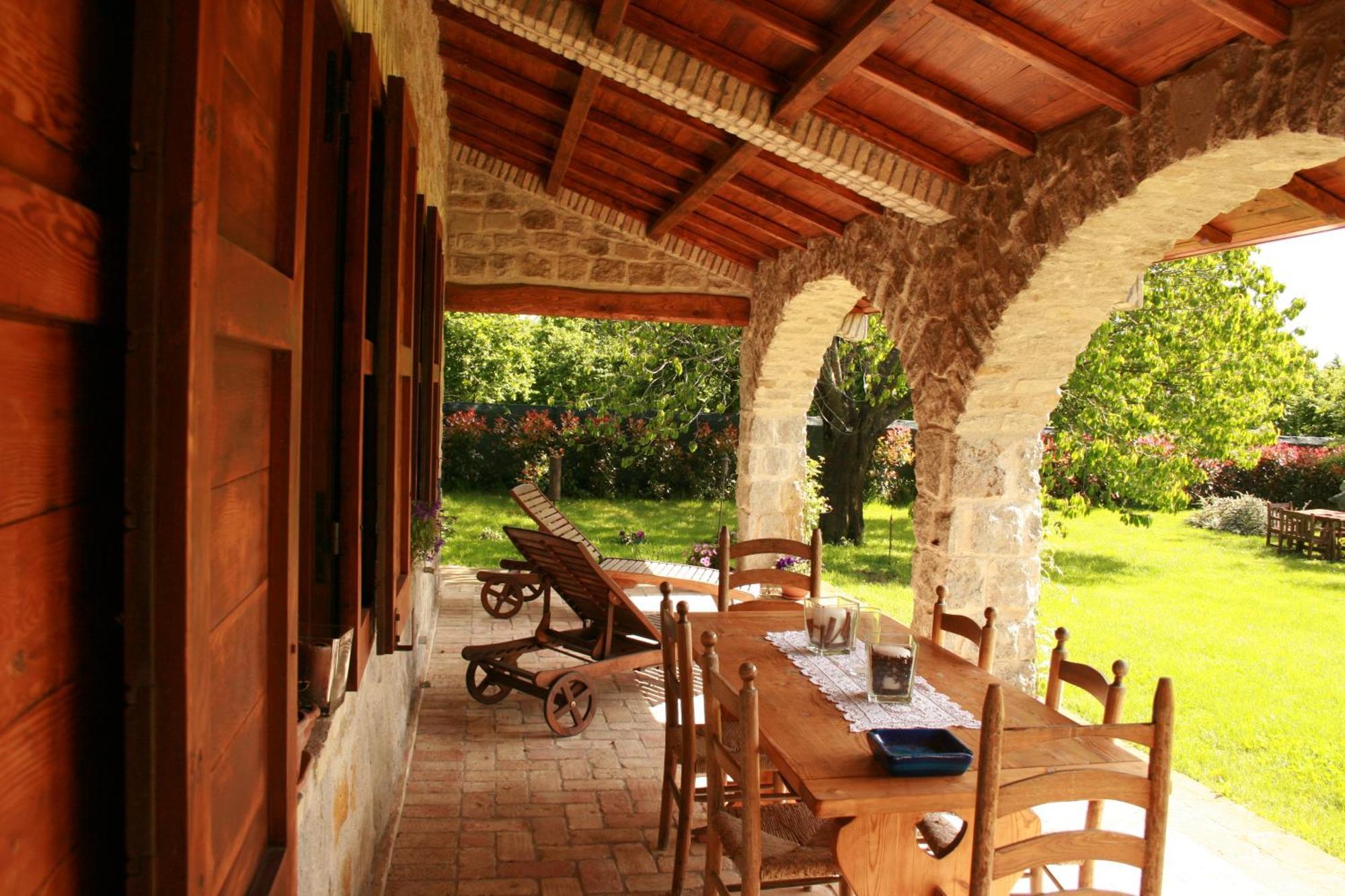 Cottage Beach Vico Caprarola Exterior photo